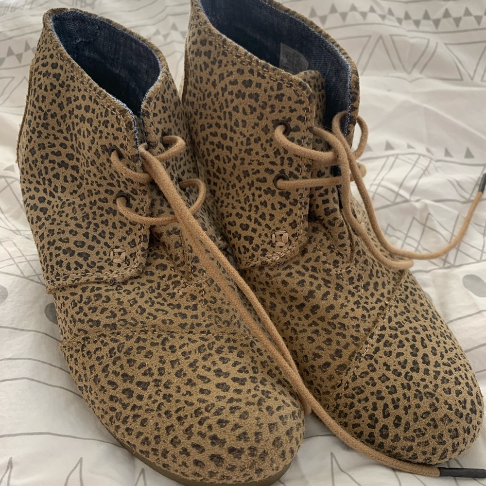 Cheetah wedge bootie